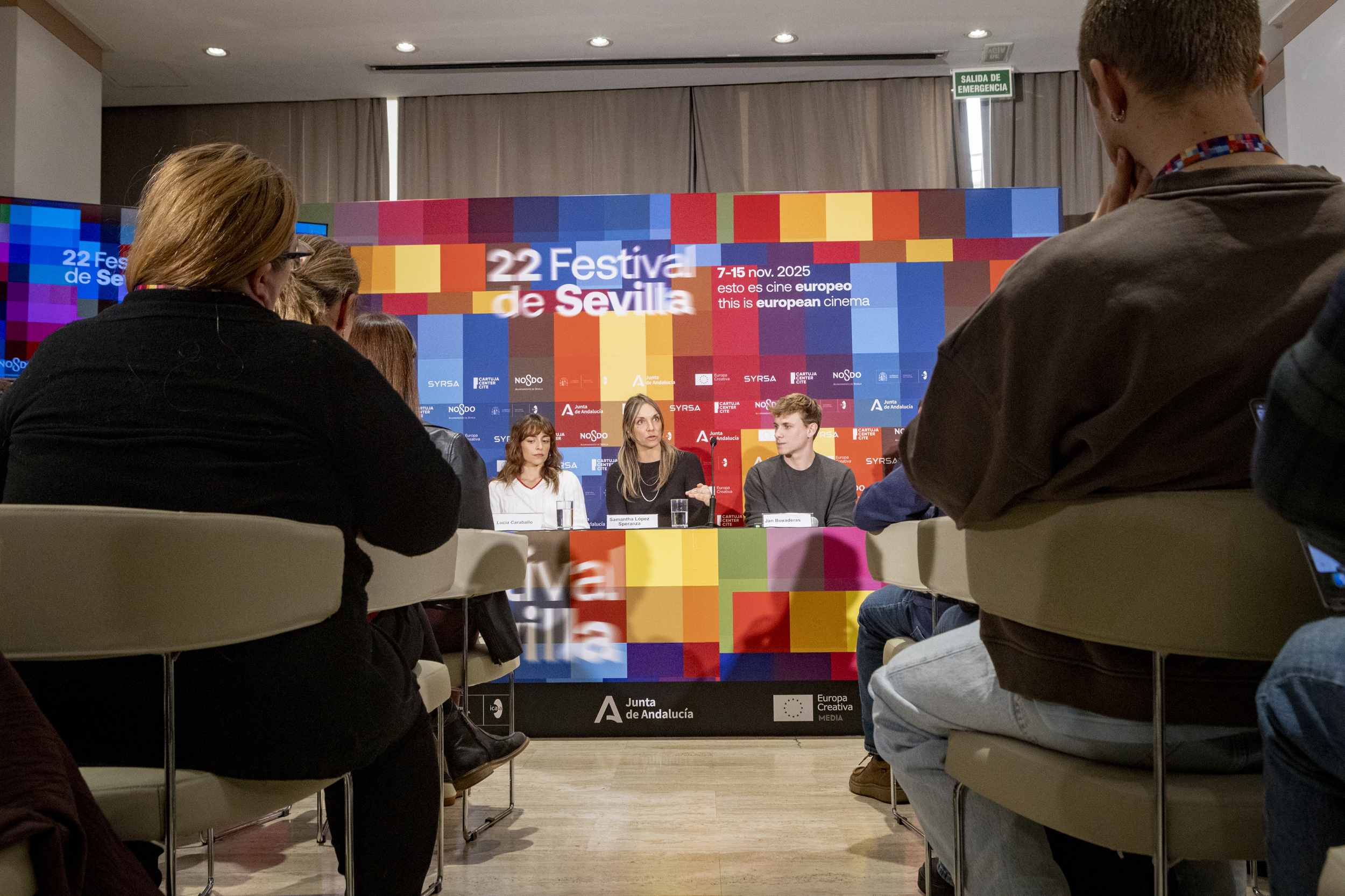 Todos los lados de la cama