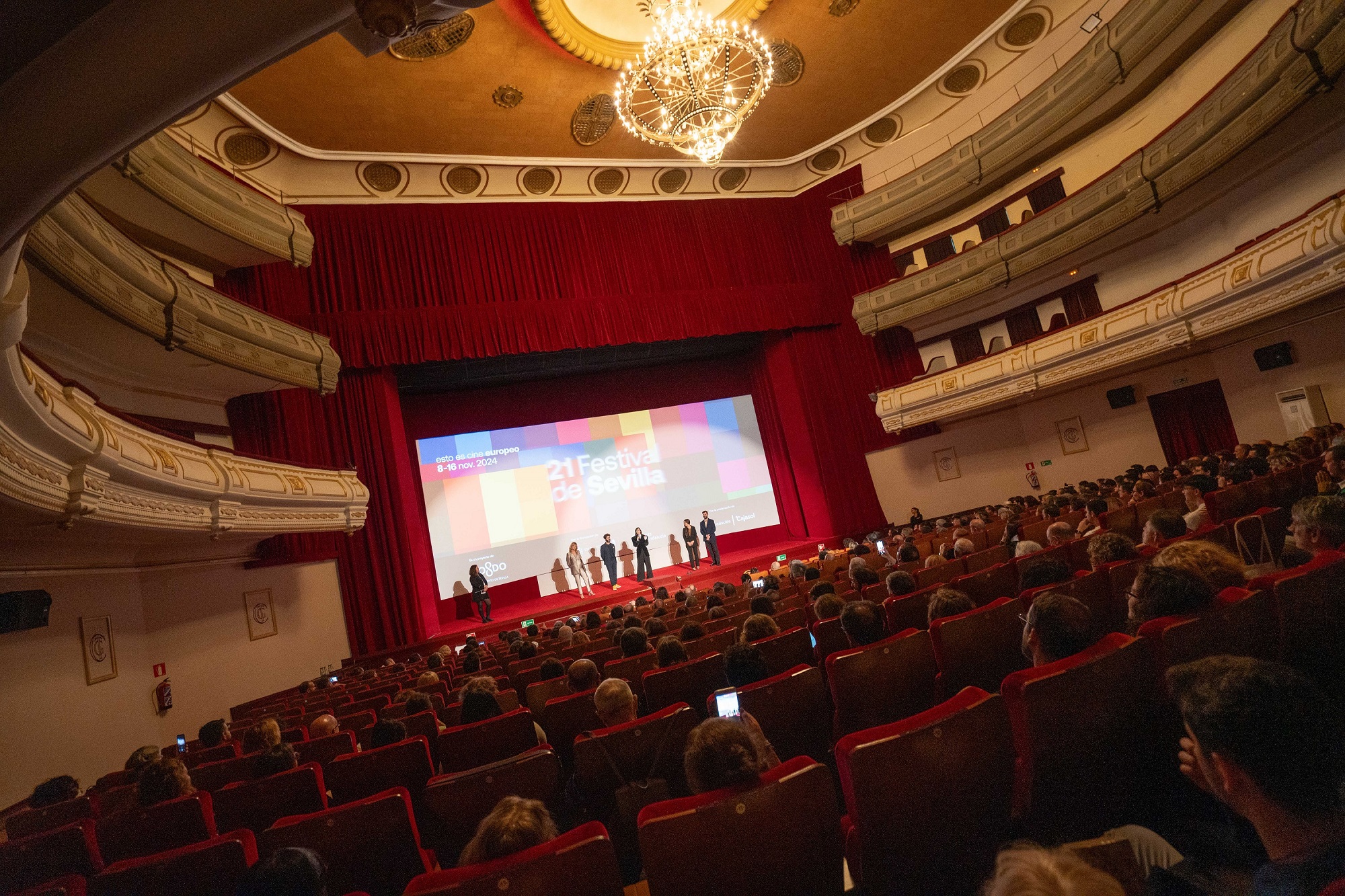 Proyección en el Cine Cervantes