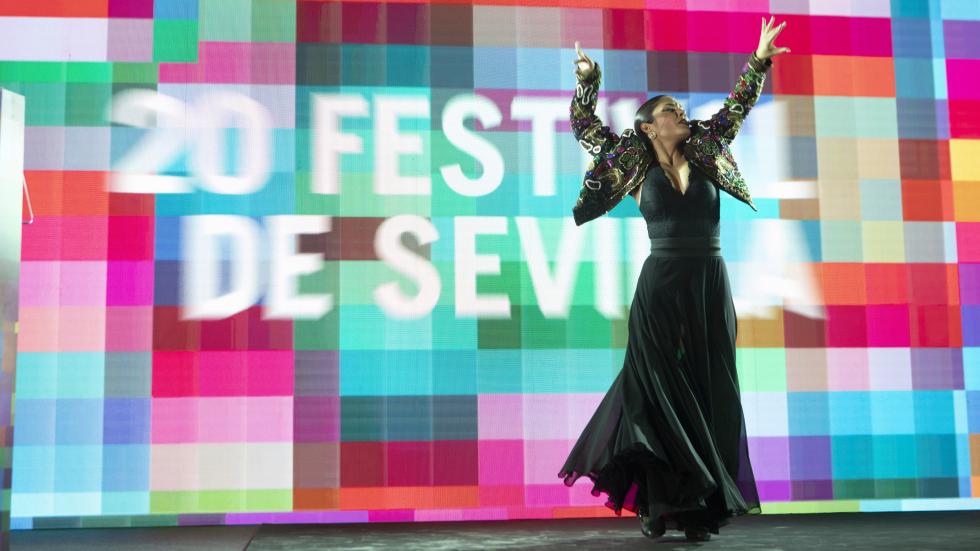 La bailaora Gloria del Rosario danzó al ritmo de una fusión de flamenco y barroco.