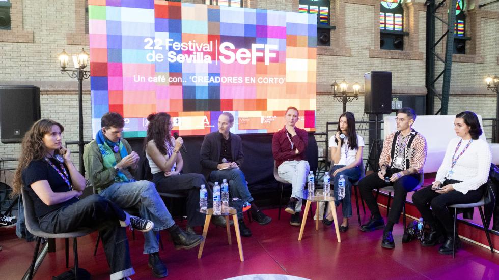 Cafe con. Creadores en corto.