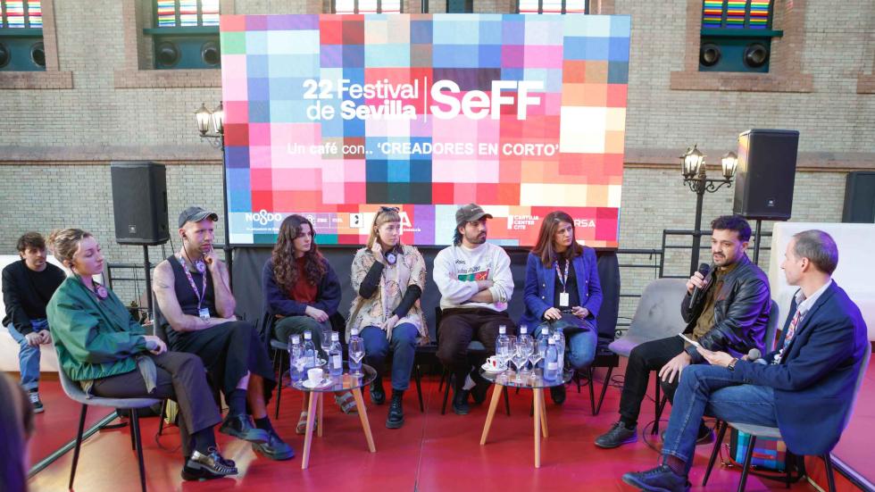 Café con Creadores en corto