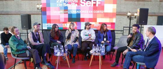 Café con Creadores en corto